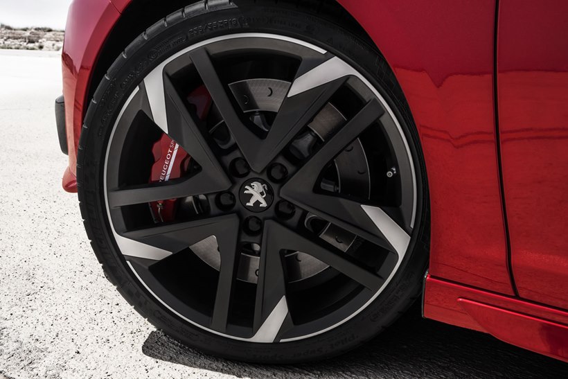 Nova geração de modelos Peugeot GTi será "eletrificada"