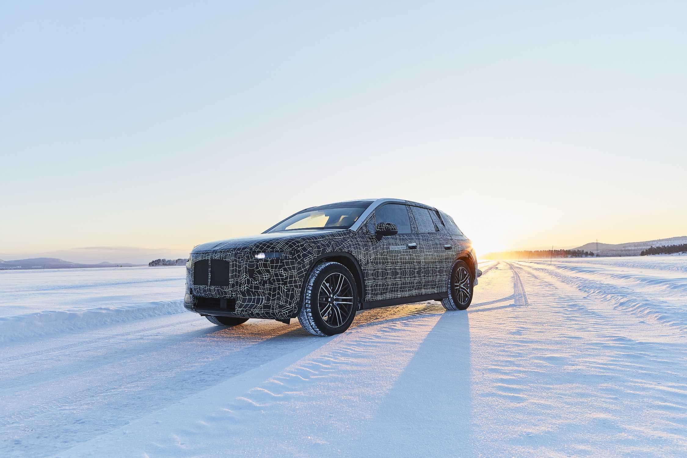 BMW iNext em testes no Círculo Polar Ártico
