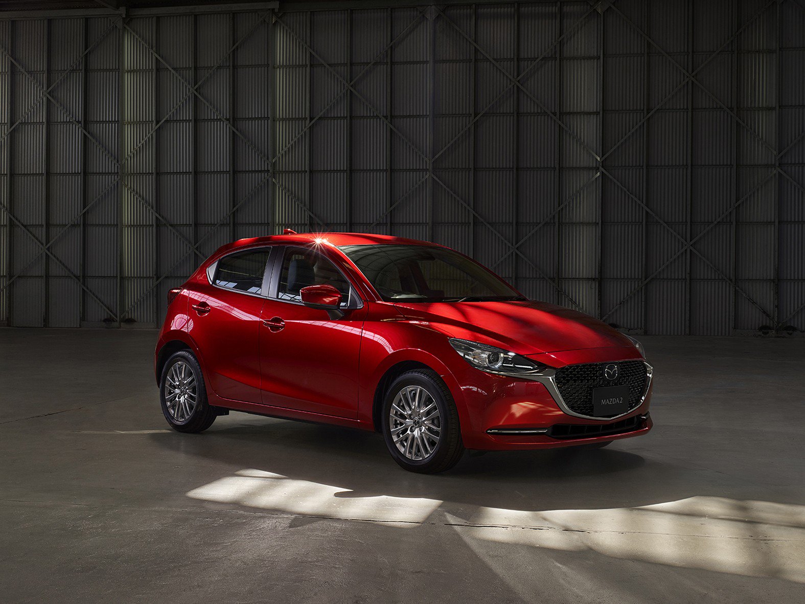 Renovado Mazda 2 chega em 2022 Auto Drive