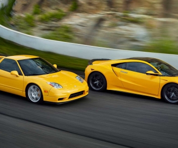 Acura NSX pintado em Indy Yellow Pearl