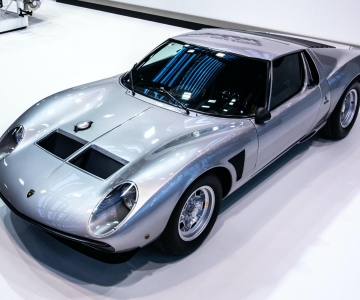 Lamborghini Miura SVJ na Rétromobile