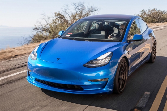 Tesla prepara Model 3 Hatchback para rivalizar com VW ID.3 | Auto Drive