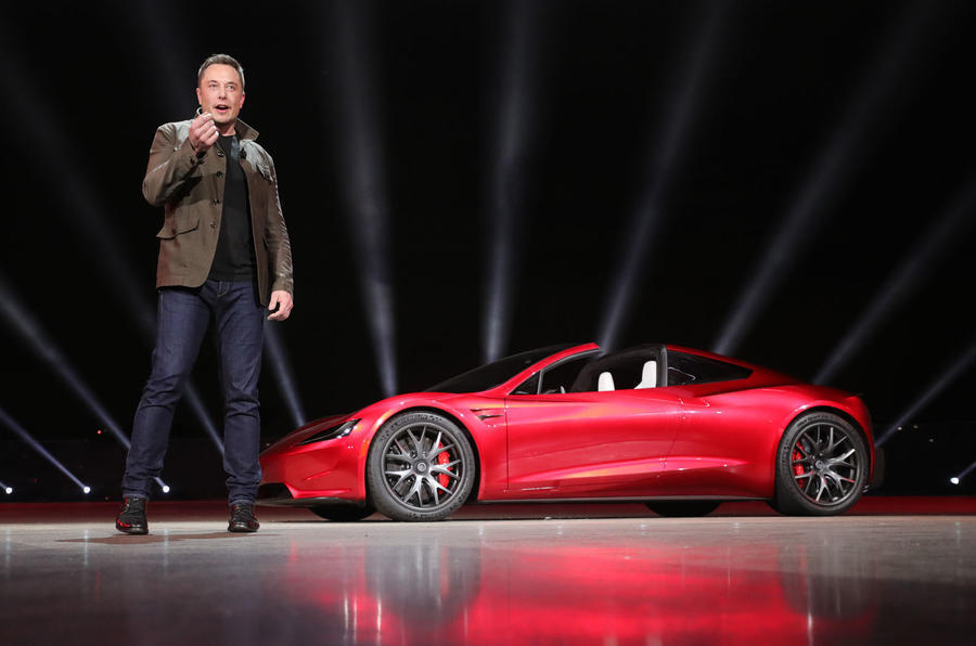 Elon Musk durante a apresentação do novo Tesla Roadster