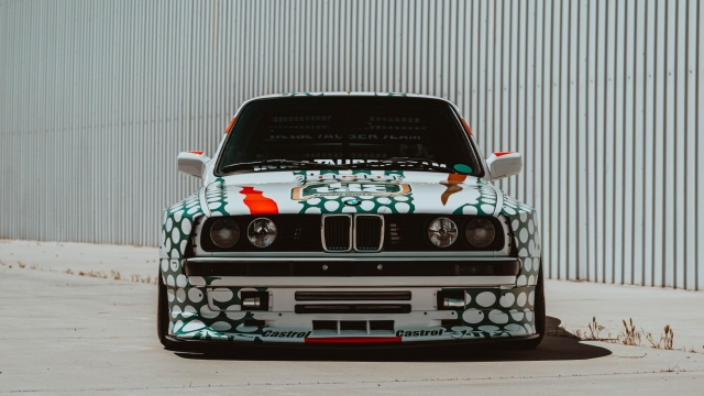 BMW M3 E30 com decoração do Tic Tac
