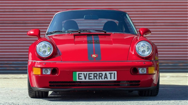 Everrati Porsche 911 (964) EV restomod