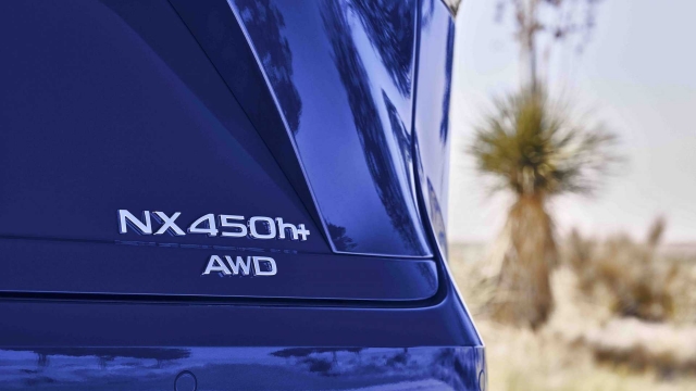 Lexus NX 450h+ AWD