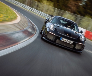 Porsche 911 GT2 RS com kit Manthey Performance