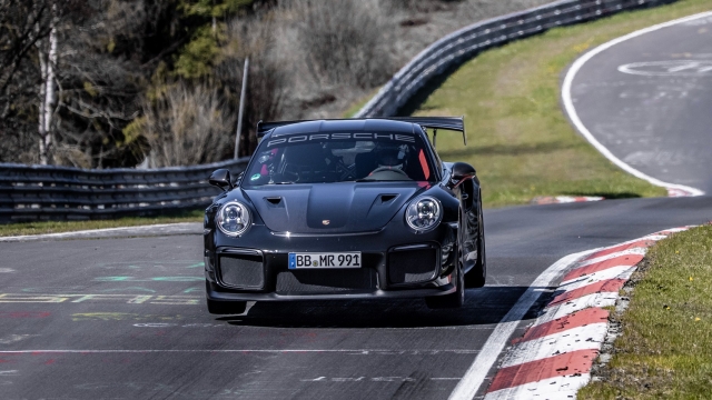 Porsche 911 GT2 RS com kit Manthey Performance