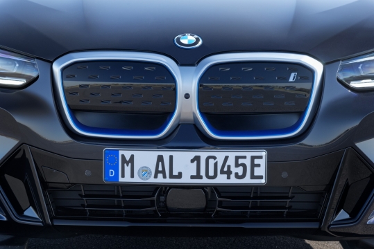 BMW iX3 facelift