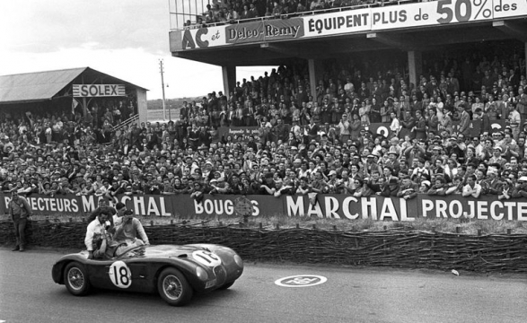 Duncan Hamilton e Tony Rolt após terem ganho as 24 Horas de Le Mans