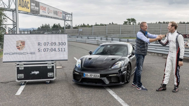 Porsche Cayman GT4 RS