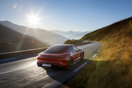 Porsche Taycan GTS Sport Turismo