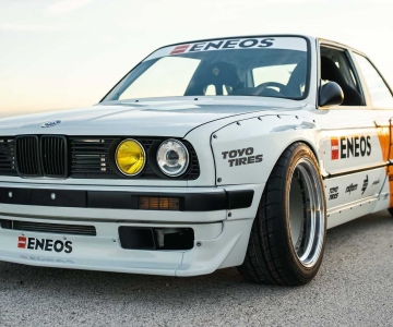 BMW 3 Series E30 com motor do Honda S2000