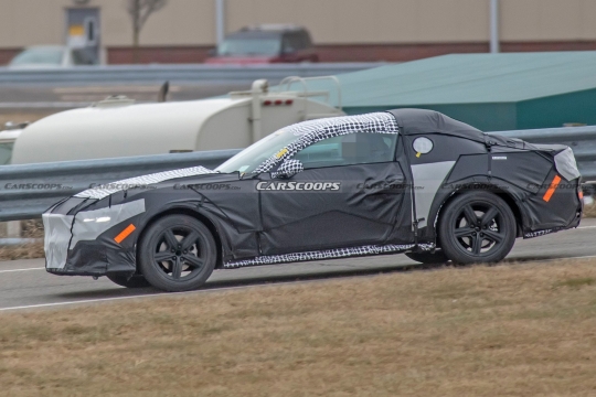 Foto espia do novo Ford Mustang híbrido