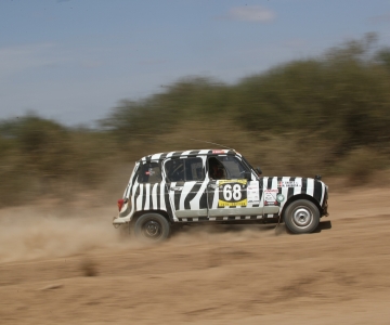 Renault 4L portuguesas no East African Safari Classic Rally