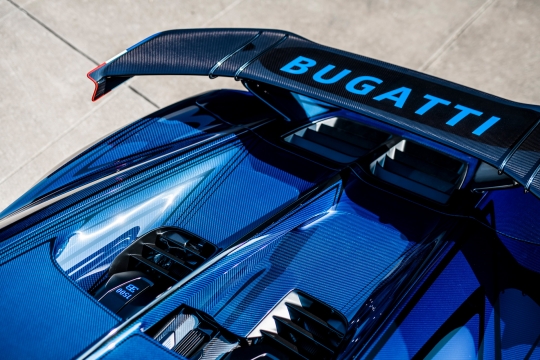 Bugatti Chiron Vagues de Lumiere