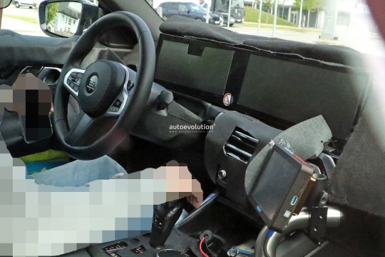 Foto espia do interior do novo BMW M2