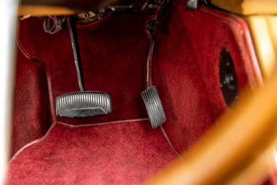 Réplica do Ferrari 250 GT California Spyder