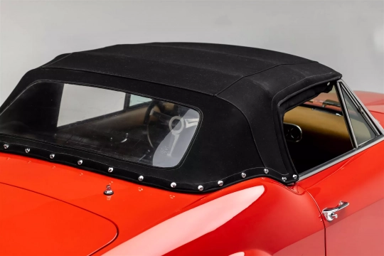 Réplica do Ferrari 250 GT California Spyder
