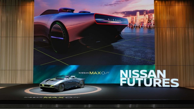 Nissan Max-Out Convertible Concept