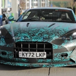 Foto espia do Aston Martin "DB12"