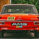 Réplica do Mercedes 300 SEL “Red Pig”