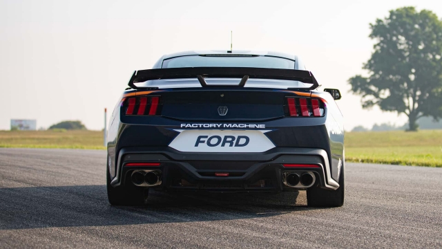 Ford Mustang Dark Horse R
