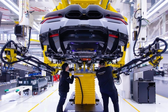 Lamborghini Revuelto