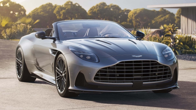 Aston Martin DB12 Volante
