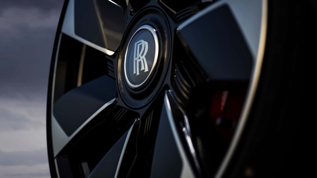 Rolls-Royce la Rose Noire Droptail