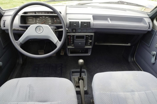 Peugeot 205 XE