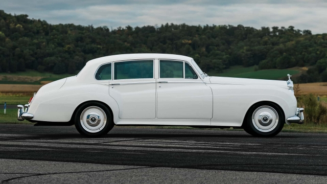 Rolls-Royce Silver Cloud II Paramount by Ringbrothers