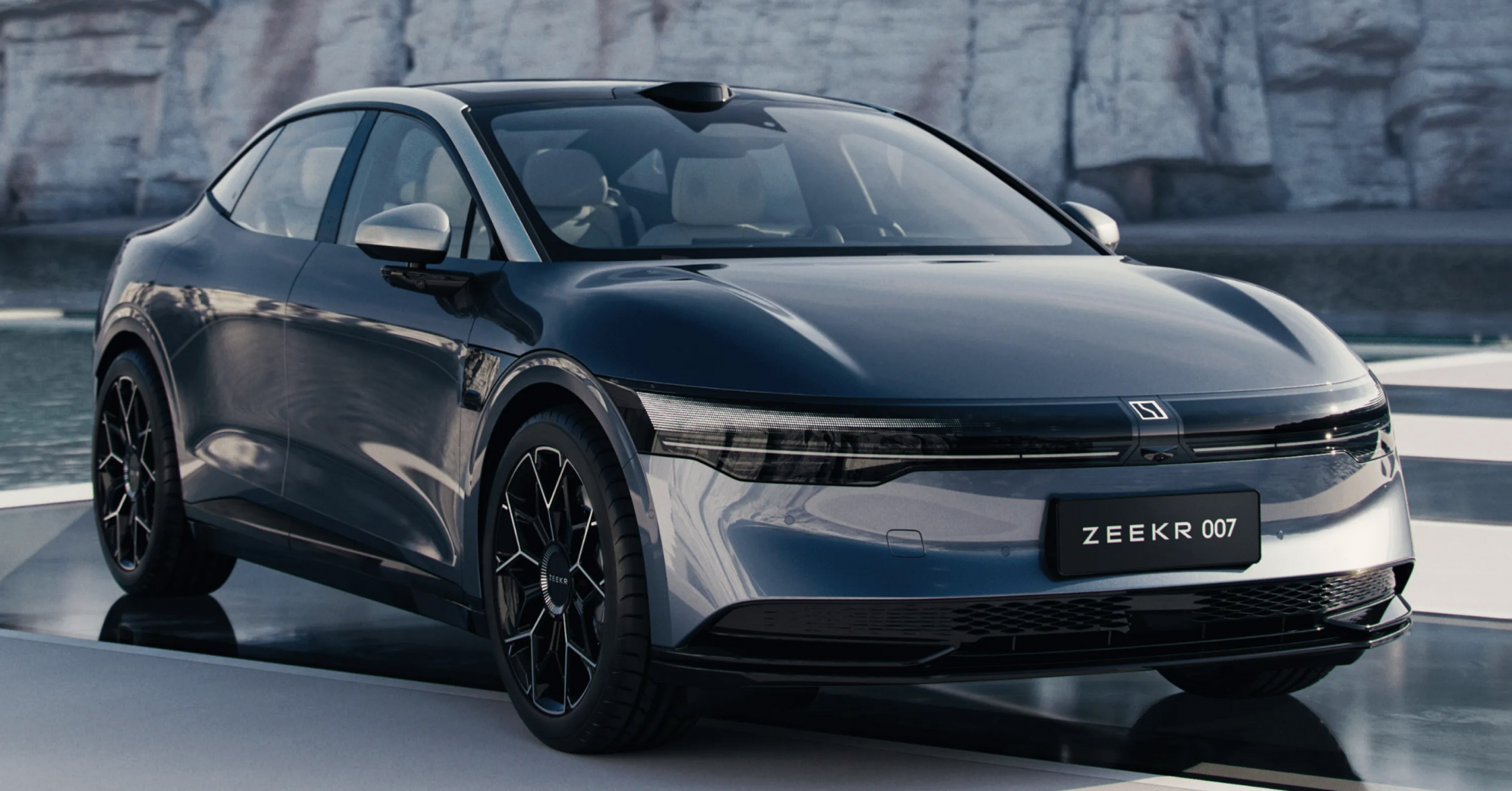 Berlina Premium Zeekr 007 Tem 870 Km De Autonomia Auto Drive