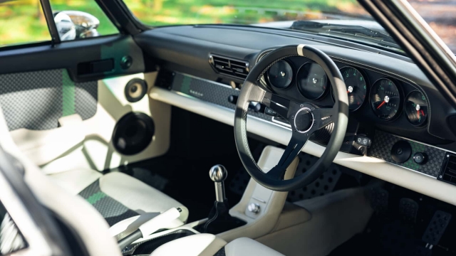 Theon Design Porsche 911 restomod GBR002