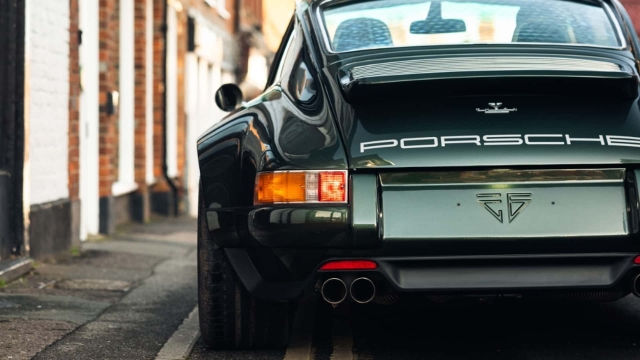 Theon Design Porsche 911 restomod GBR002