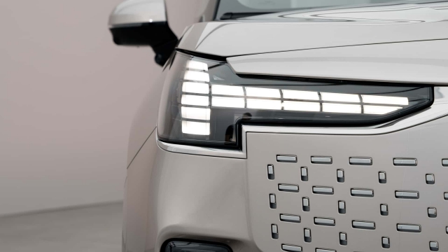 Volvo EM90