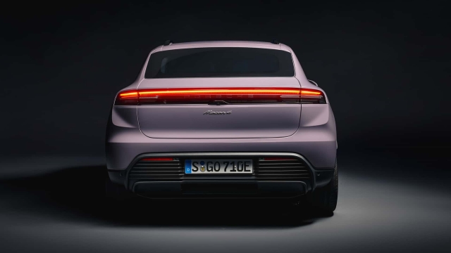 Porsche Macan EV