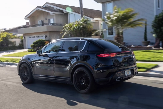 Porsche Macan EV