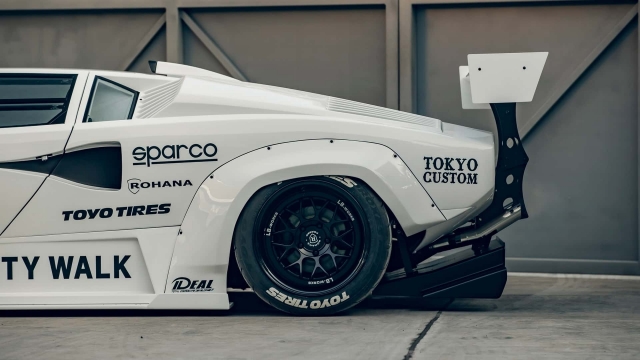 Widebody Lamborghini Countach by Liberty Walk