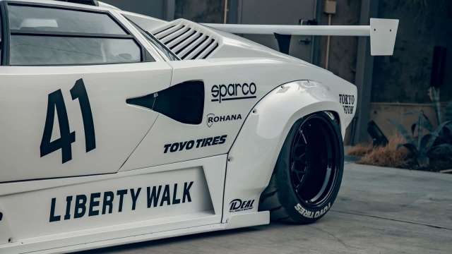Widebody Lamborghini Countach by Liberty Walk
