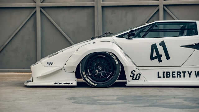 Widebody Lamborghini Countach by Liberty Walk