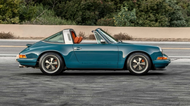 Singer Sotto Commission Porsche 911