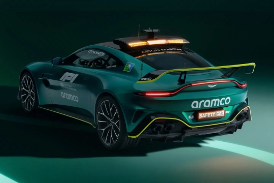 Aston Martin Vantage Safety Car F1