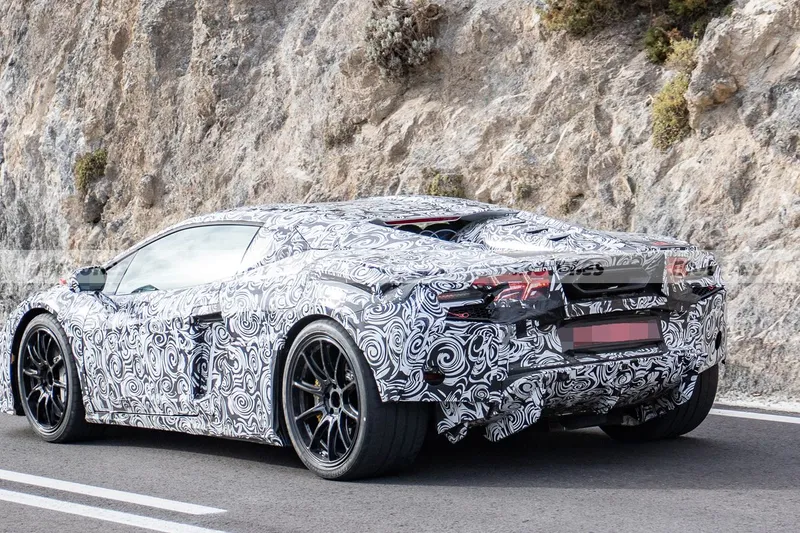 Foto espia do Lamborghini Temerario - via Motor.es