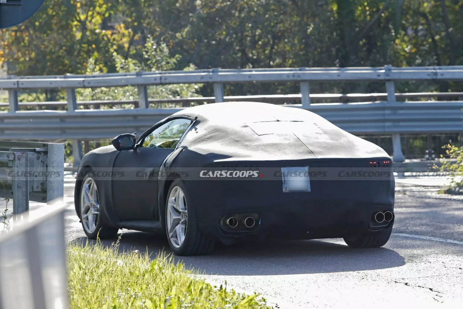 Sucessor do Ferrari Roma - foto Carscoops