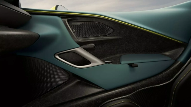 Aston Martin Valhalla