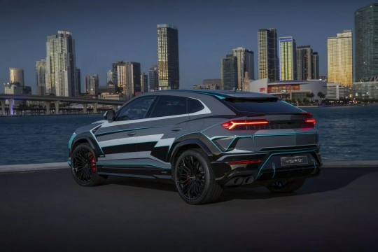 Lamborghini Urus SE Miami