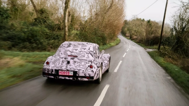 Teaser do novo topo de gama da Morgan
