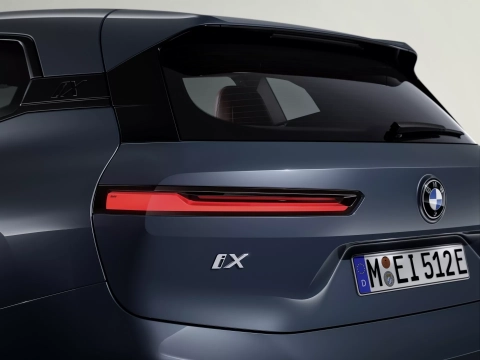 BMW iX facelift