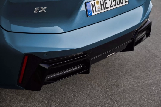 BMW iX facelift
